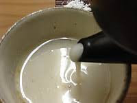 先日より濃厚な蕎麦湯のご提供をはじめました。蕎麦の湯がき汁ではなく蕎麦粉を溶いて作った蕎麦湯です。